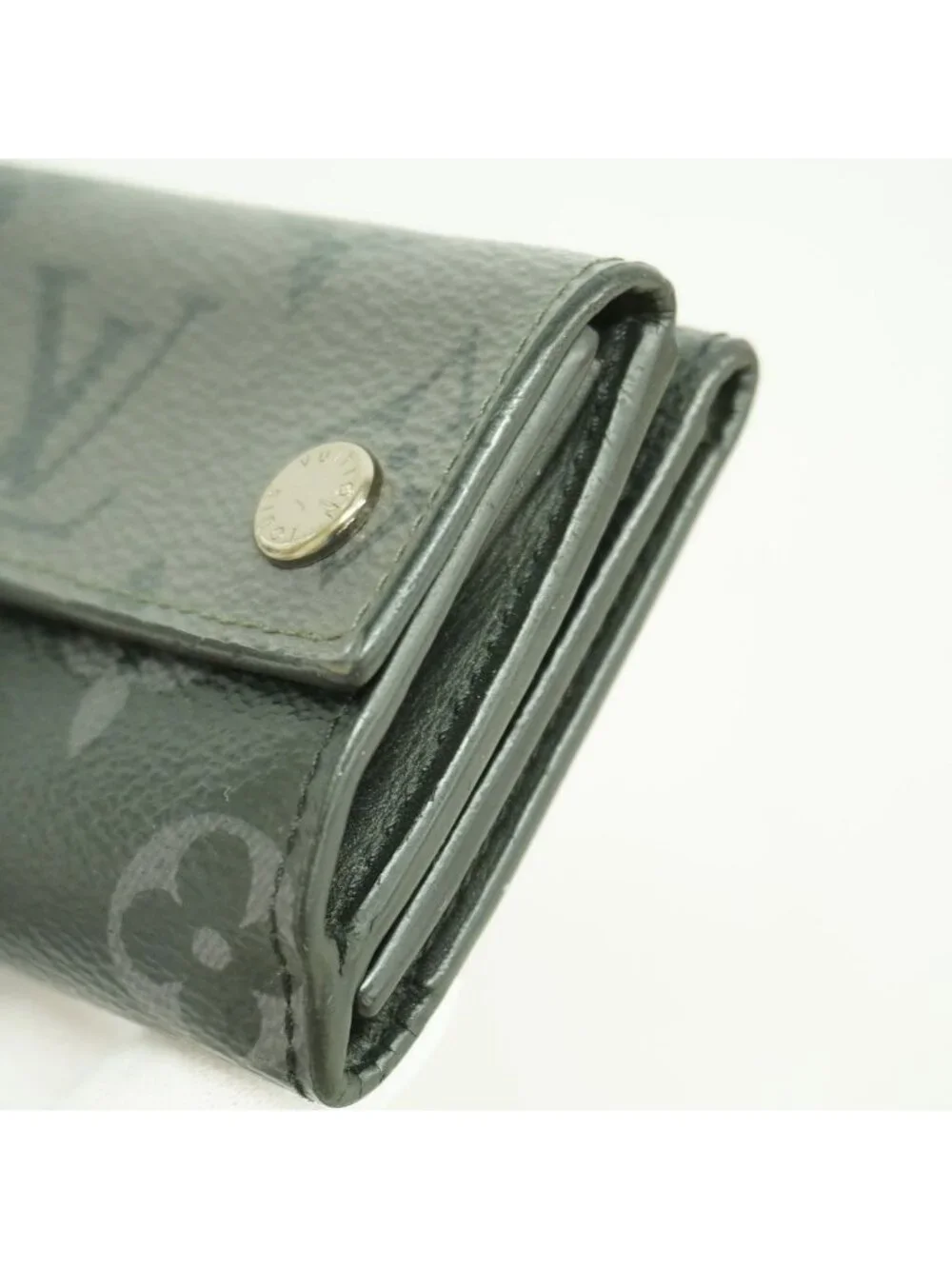 Louis Vuitton Trifold Wallet Monogram Eclipse Discovery Compact Black